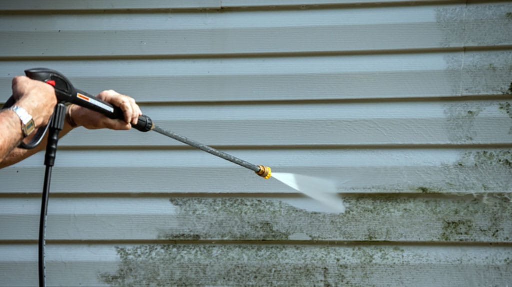 pressure washing house siding